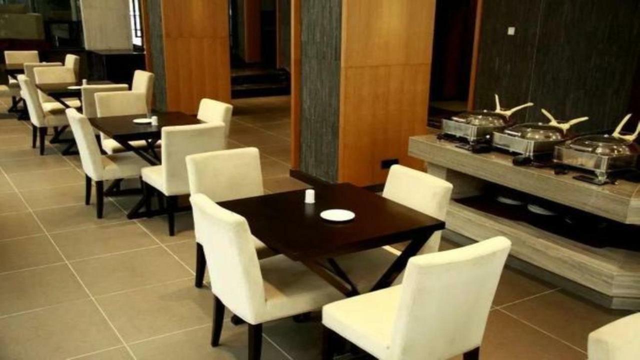 Friend Hui Hotel Жангжиаже Екстериор снимка
