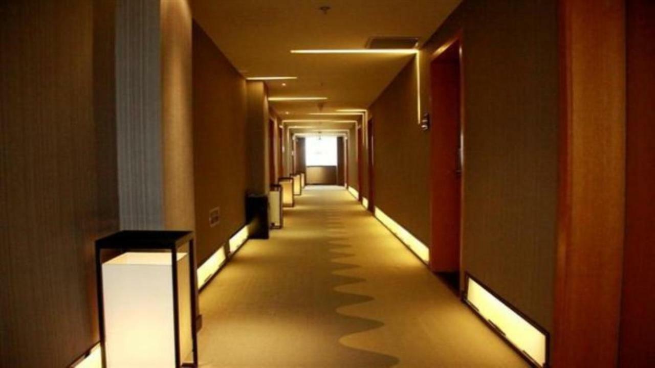 Friend Hui Hotel Жангжиаже Екстериор снимка