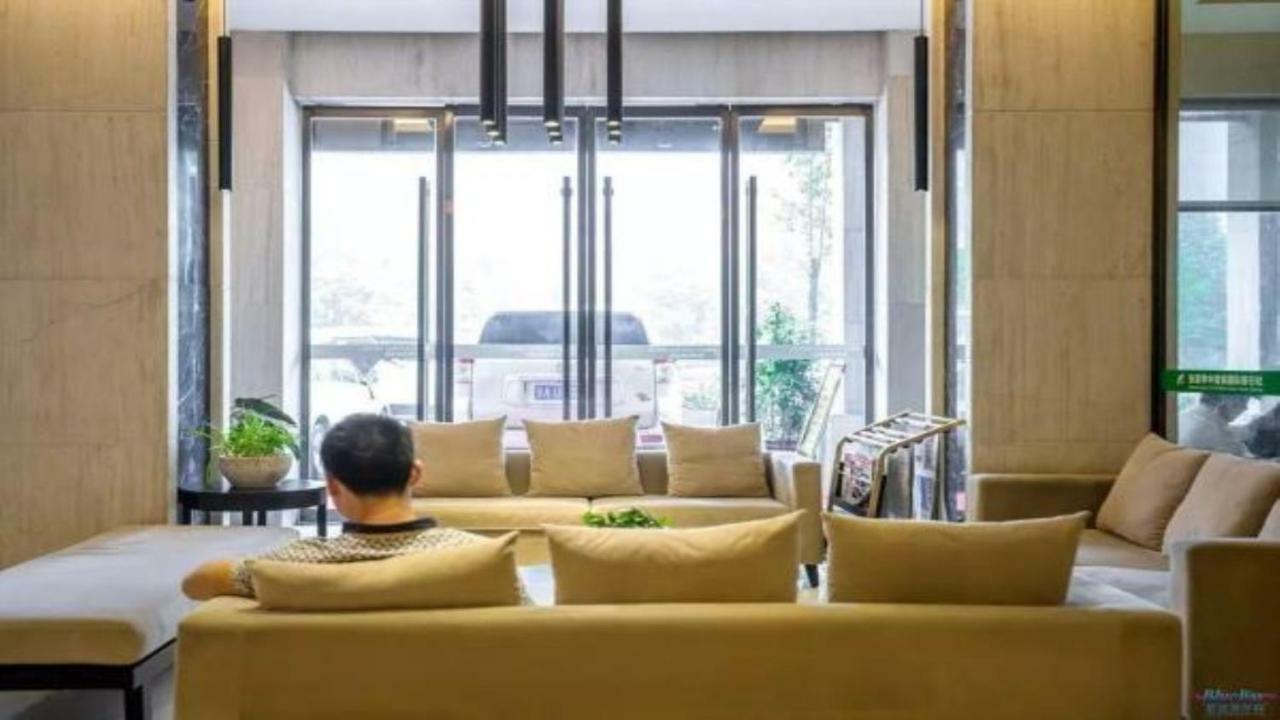 Friend Hui Hotel Жангжиаже Екстериор снимка