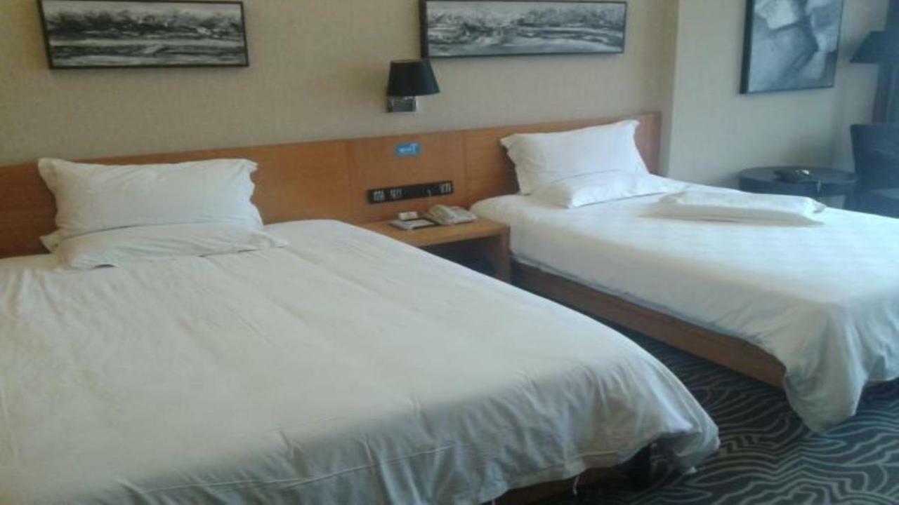 Friend Hui Hotel Жангжиаже Екстериор снимка